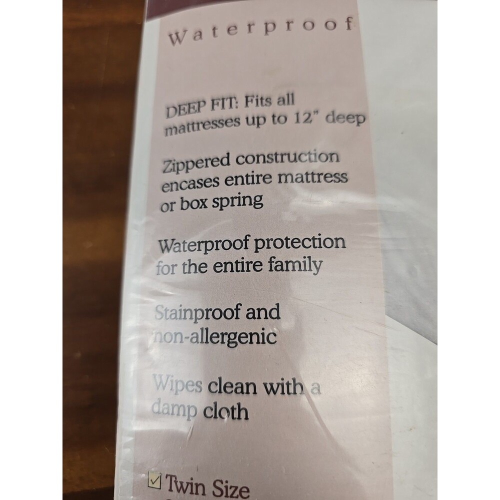 New Mattress Cover Waterproof Zippered Twin Sz 39x75 Wonderfil Bed Bug Protector - Picture 3 of 4